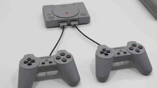 Manos Playstation Classic